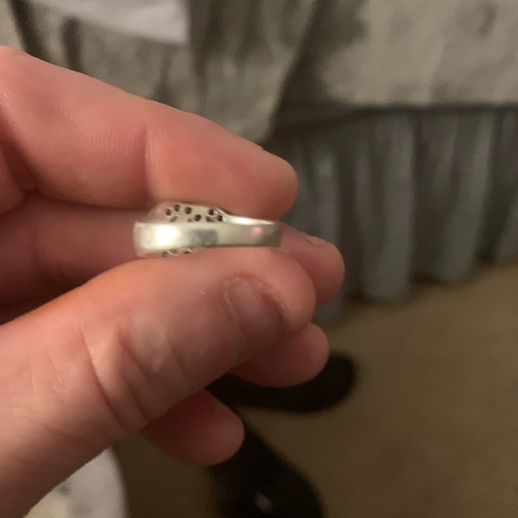 I have a Diamond Chanel ring for sale! Mint condition - Picture 4 of 6